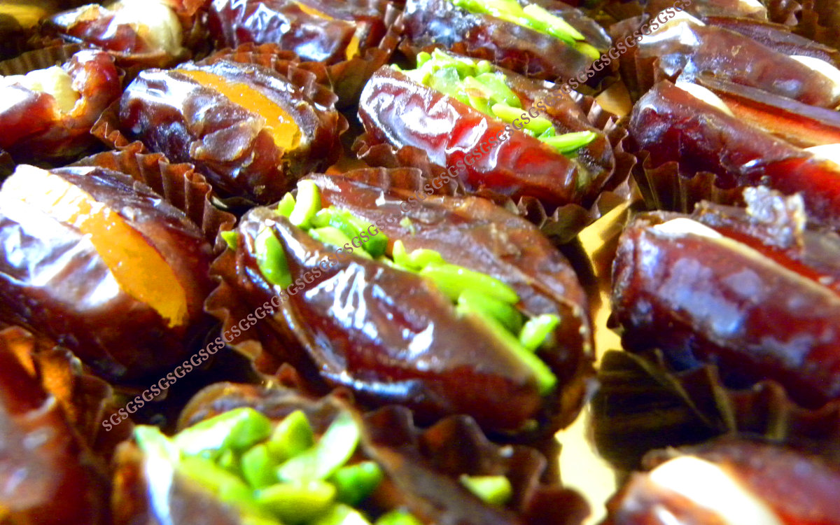 Dates Filled With Assorted Nuts bn